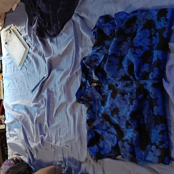 Blouse - Picture 2 of 2